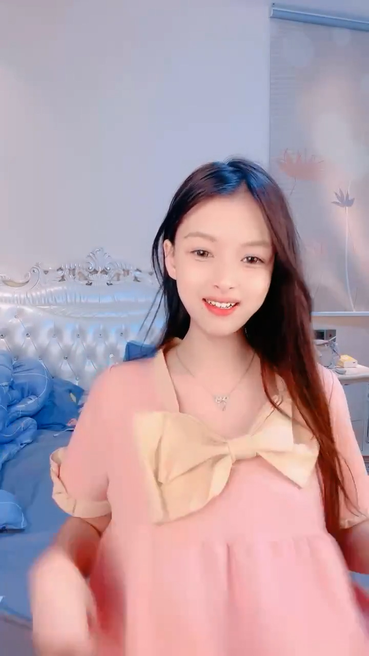 甜美嫩妹妹！床上越来越骚！白嫩奶子跪着吃屌，骑乘位爆操肥臀，站立抗腿侧入，妹妹搞舒服了